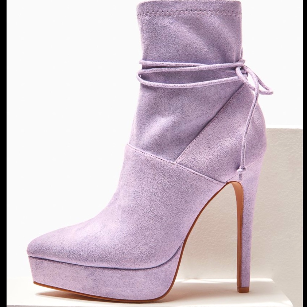 NIB Shoedazzle Nakisha Ankle Boots in Wisteria